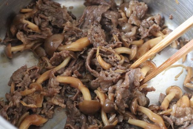 牛きのこのしぐれ