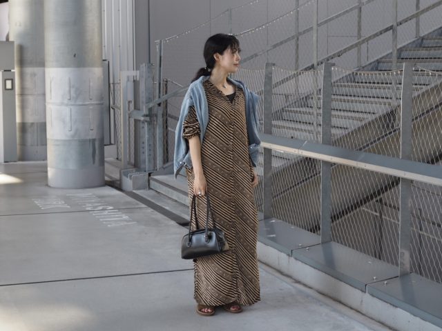 デニムシャツコーデ