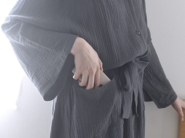 羽織りにもなる 湯上りガーゼバスローブ