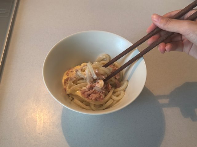 ツナマヨを混ぜる