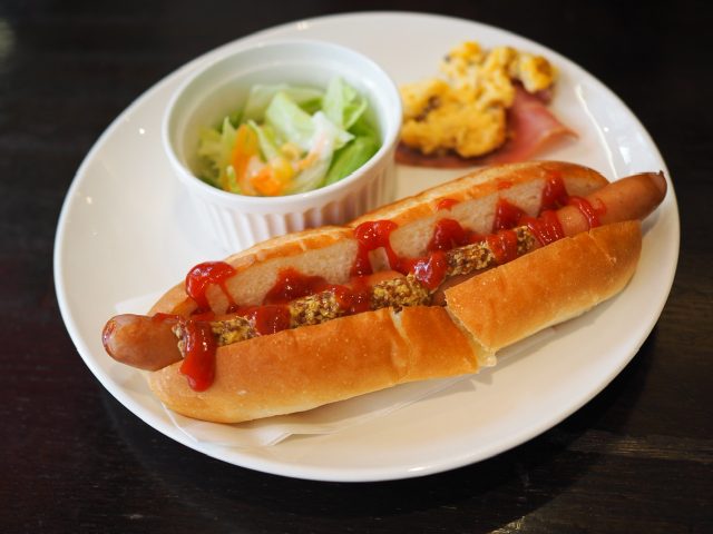 子パンのモーニング ホットドッグ