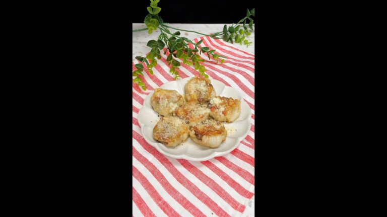 【しいたけのうま味がぎゅっ♡】フライパンひとつで簡単！おつまみにもおかずにも！パルメザンチーズがアクセントのしいたけ肉巻き / Pork Wrapped Shiitake