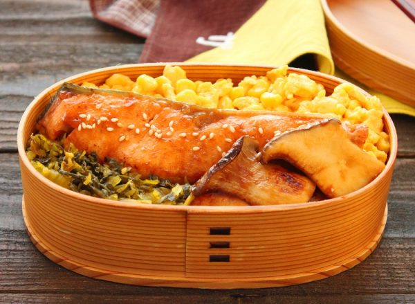 NEW
10/14 (火)
新米に合う!ご飯が進む「照り焼き系」お弁当レシピ3つ
朝時間.jp編集部18 秋鮭の味噌バター照り焼き