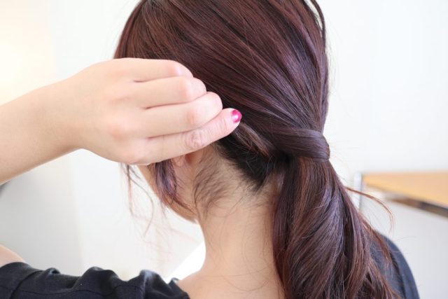 「ゴム隠し」ヘアアレンジ