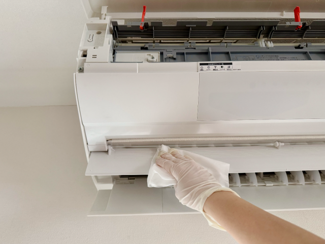 エアコンカバーの中