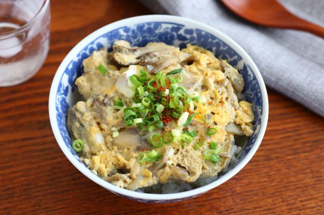 まいたけの卵とじ丼