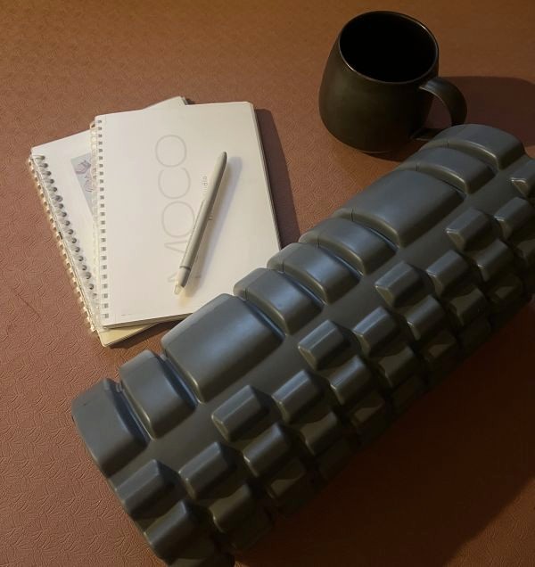 ノートとフォームローラー