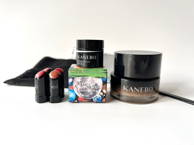 カネボウ「ライブリースキン ウェアⅡ スペシャルセット」