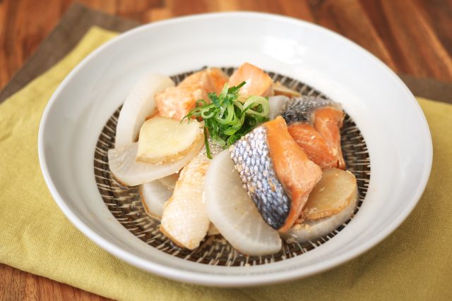 鮭と大根の塩煮
