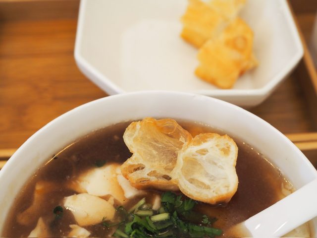 豆腐スープと揚げパン
