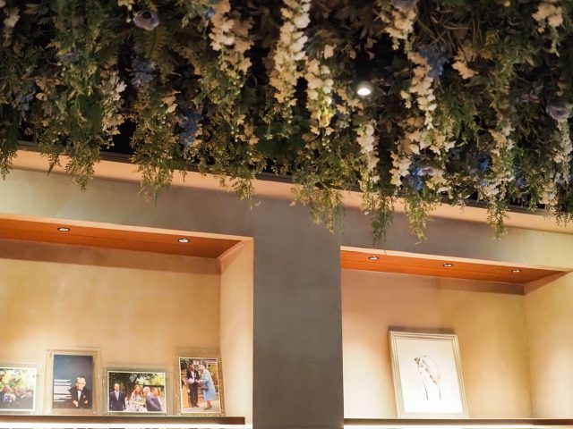 i2 cafe 店内のボタニカル空間