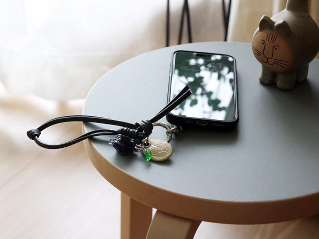 https://asajikan.jp/article/スマホストラップ