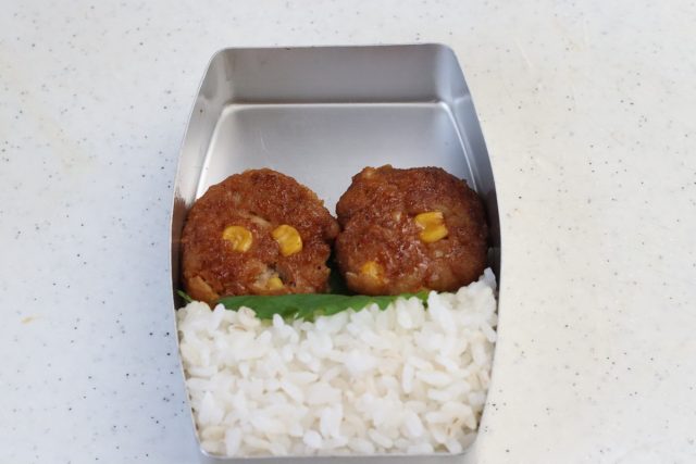 2品弁当の詰め方プロセス