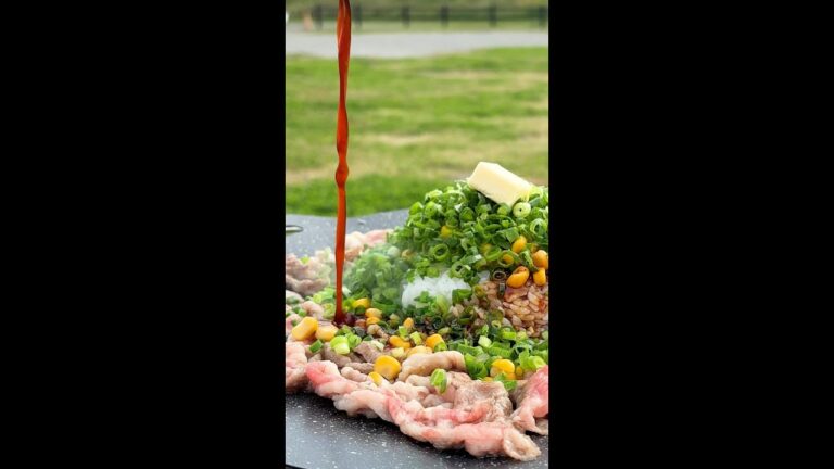【外で食べると100倍うまい！】「混ぜた瞬間に歓声あがるやつ！」ジュワ〜ッと肉汁×バターが香る♡BBQペッパービーフライス /  Beef Fried Rice