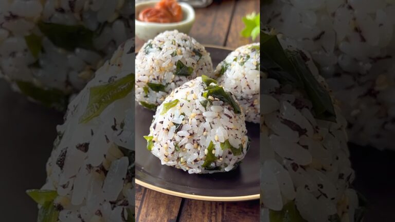 SNS総再生数500万回突破🙌人気のおにぎりシリーズ🍙ゆかりとわかめの混ぜおにぎり🍙 SNS総再生数500万回突破🙌人気のおにぎりシリーズ🍙ゆかりとわかめの混ぜおにぎり🍙