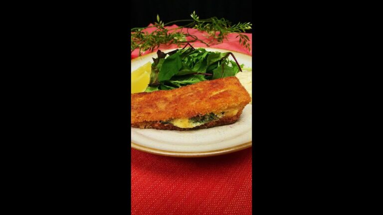 【揚げたサーモンのサクサク食感がたまらない♡】バジルの香りがアクセント！中からとろ〜りチーズのサーモン挟み揚げ Collaboration With DAIGOも台所