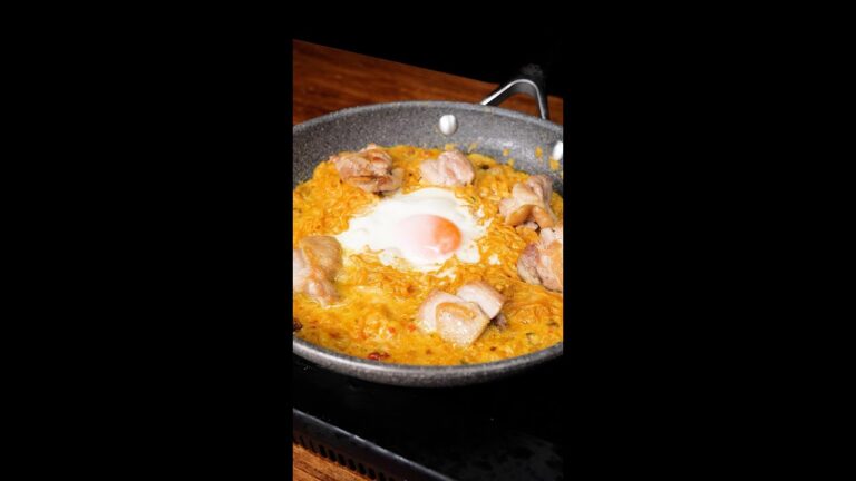 【インスタント麺で作るうまとろカレーボナーラ♡ワンパンで完成！】「一度作ると戻れない」「チーズと卵がとろけて優勝すぎる」/ Curry Ramen with Cheese