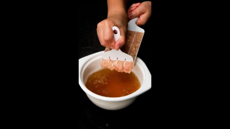 【鶏ひき肉あったら迷わずコレ♡】「切って入れるだけ！」「寒い日のピッタリ！」ポカポカ簡単鍋レシピ / Chicken Ball Hot Pot