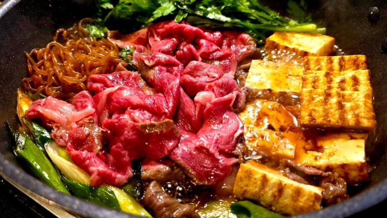 調味料たった3つ。シンプルだからこそ旨い最高傑作のすき焼き