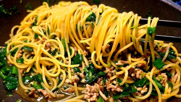 全身が震えるほどうめぇぇ!!!【ニラ塩ミートソース】の作り方 全身が震えるほどうめぇぇ!!!【ニラ塩ミートソース】の作り方