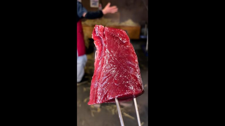 【火力も肉厚もレベチ】一瞬で焼き上げる!豪快すぎる「カツオの藁焼き」 / Straw-seared Skipjack Tuna 【火力も肉厚もレベチ】一瞬で焼き上げる!豪快すぎる「カツオの藁焼き」 / Straw-seared Skipjack Tuna