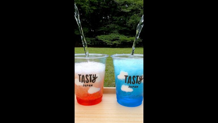 【どっちの空にする？】話題の「雲グミソーダ」2色作ったらエモすぎた…！ / Gummy Clouds Soda