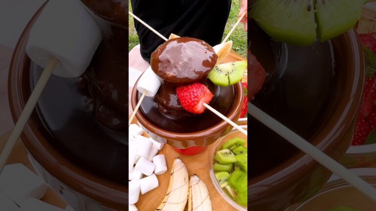 【おしゃピク最新版】青空の下でチョコフォンデュとか、最高すぎん? / Chocolate Fondue 【おしゃピク最新版】青空の下でチョコフォンデュとか、最高すぎん? / Chocolate Fondue