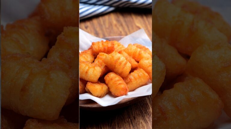 【食パン、余ってたらこれ作って】カリッカリのポテトスナックになった。1個じゃ全然足りない / Crispy Bread Potato Bites